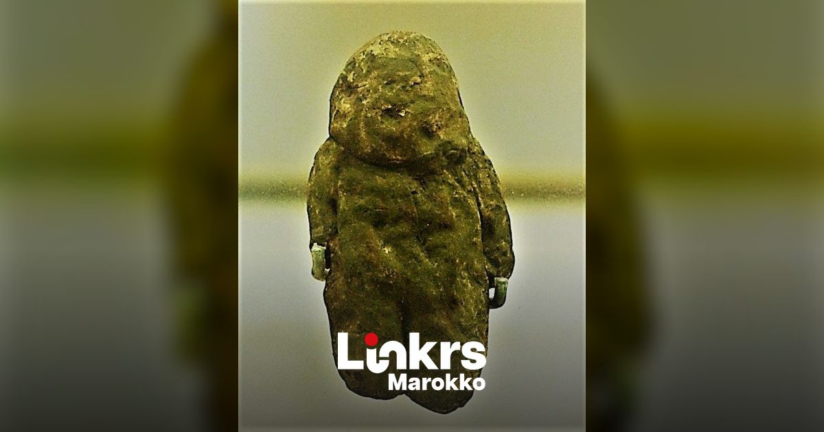 Militaire drone boven een trainingsbasis in Marokko
