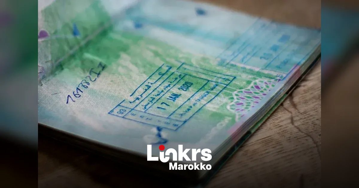 Marokkaans paspoort met reisstempels