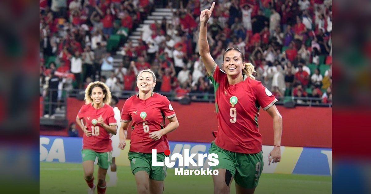 Marokkaanse vrouwenvoetbalploeg viert een doelpunt tijdens de Afrika Cup