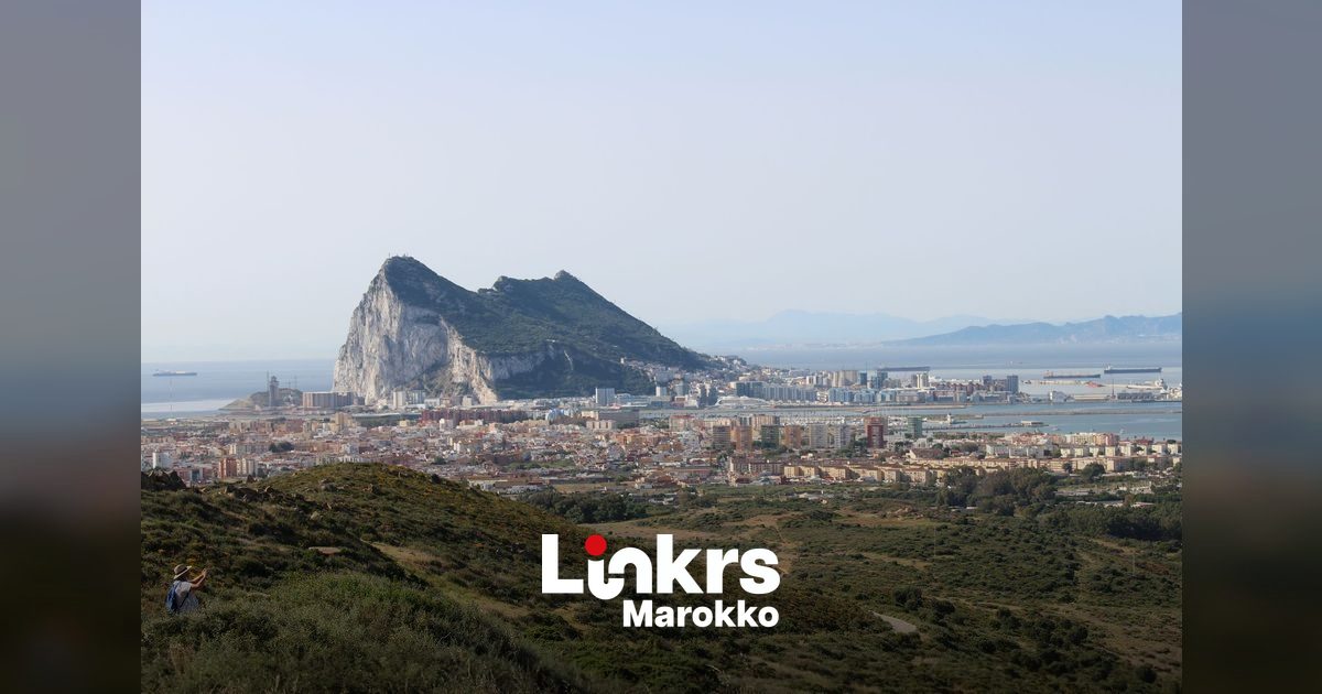 Kustlijn bij de Spaanse enclave Ceuta aan de Middellandse Zee