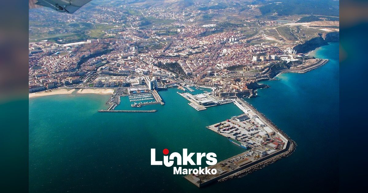 Grensovergang bij de Spaanse enclave Melilla aan de Marokkaanse kust