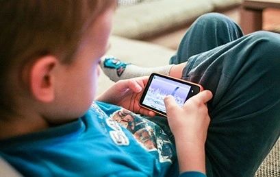 Discussie in Marokko laait op over beperking sociale media voor minderjarigen