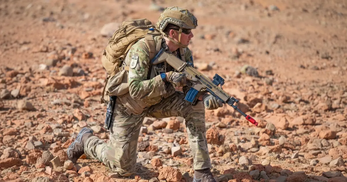 Belgische prins neemt deel aan militaire training in Marokkaanse Sahara