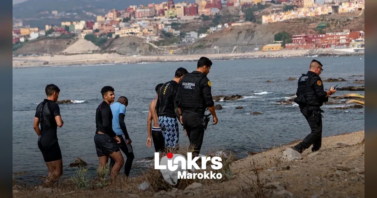 Kustlijn van de Spaanse exclave Ceuta aan de Noord-Afrikaanse kust