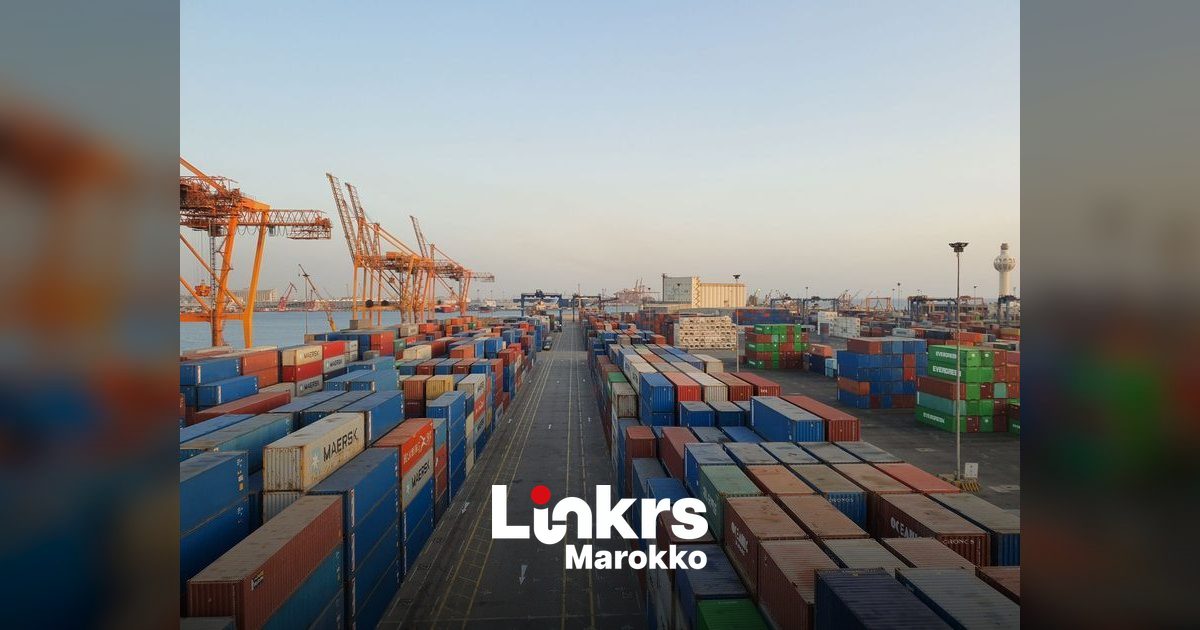 Vrachtcontainers in een haven die de handel tussen Marokko en de Verenigde Staten symboliseren