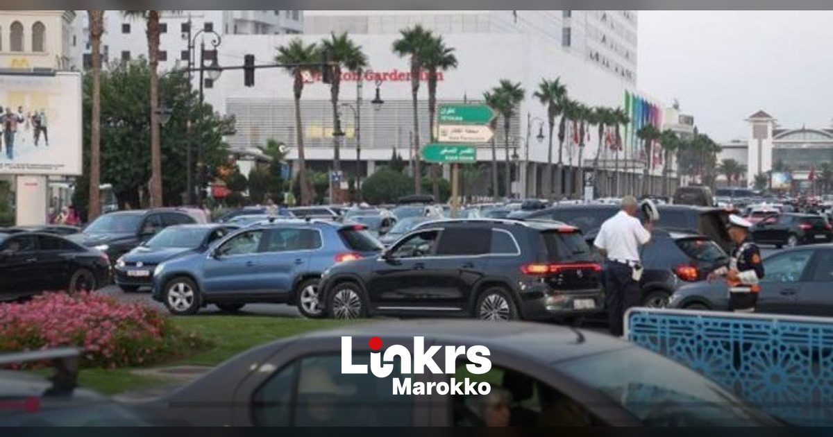 Zomerdrukte in Tanger: files leggen het verkeer lam