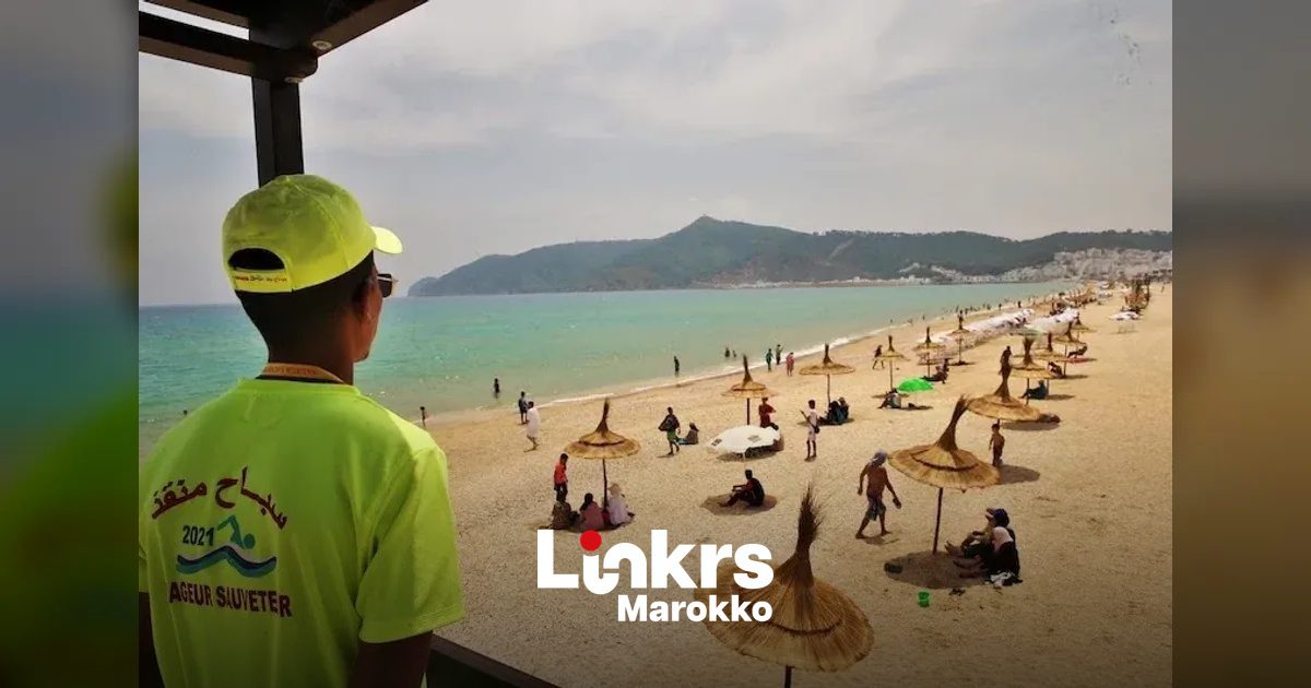 Strand aan de kust van Saidia in het oosten van Marokko